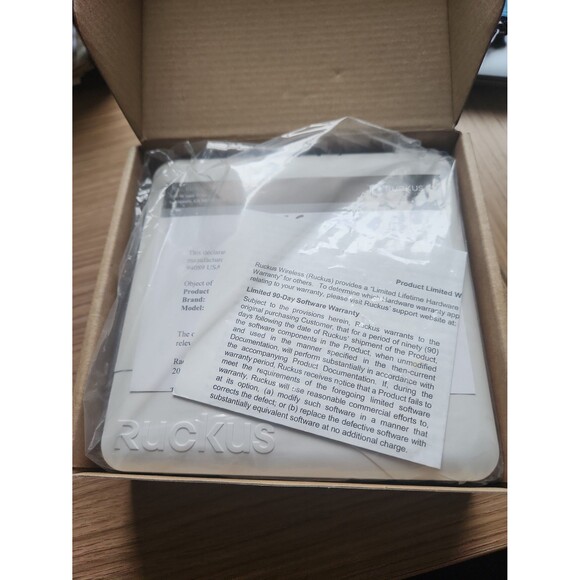 Ruckus Zoneflex R500 Dualband Wireless Access Point Wi-Fi Modem - Picture 6 of 10